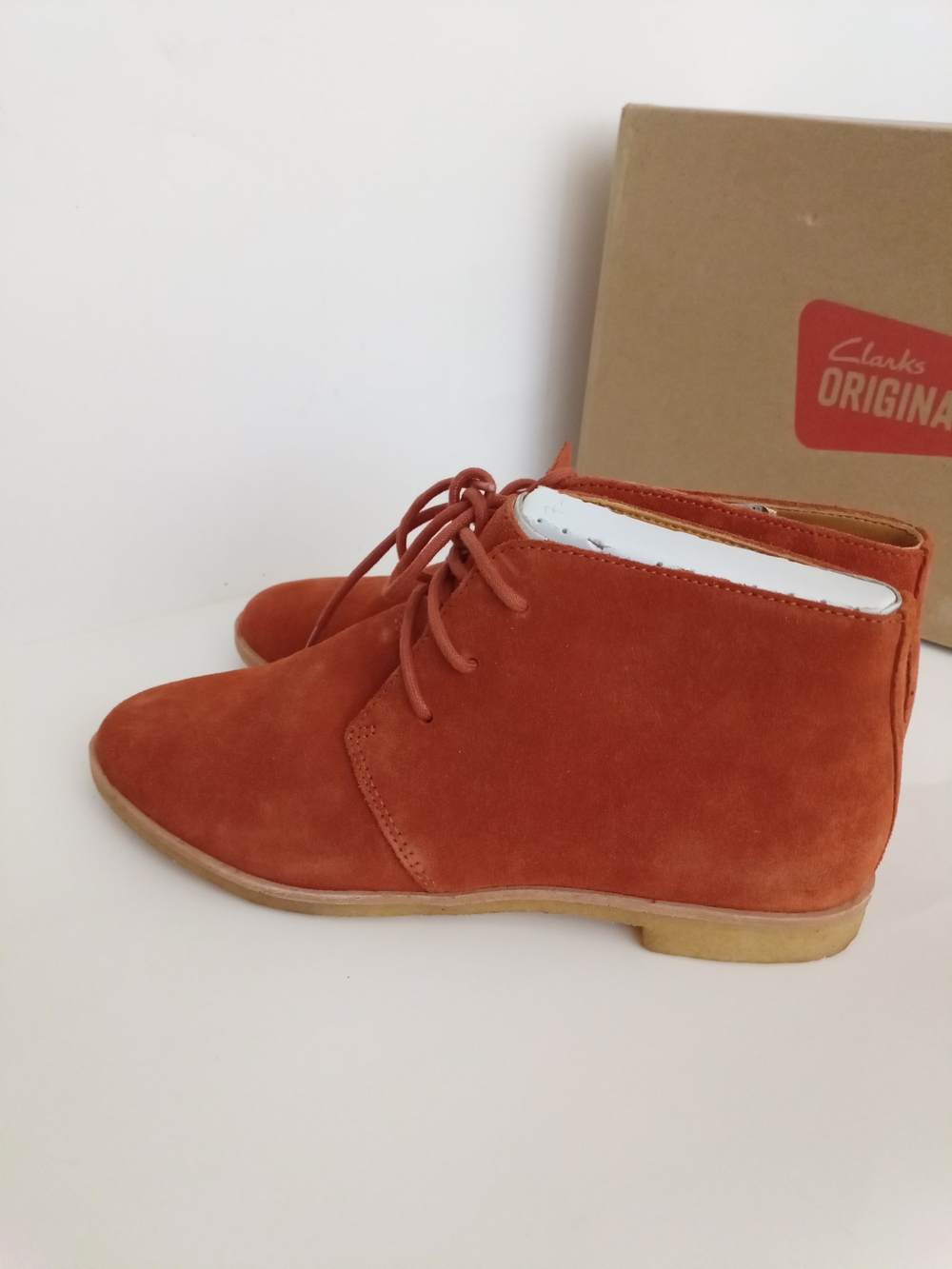 Clarks Original Phenia Desert Orange Suede Lace-Up Desert Boots Womens Size 7.5M - Picture 6 of 16